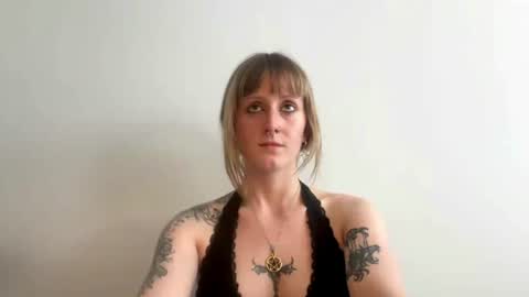 Lara online show from June 18, 2026, 4:33 pm