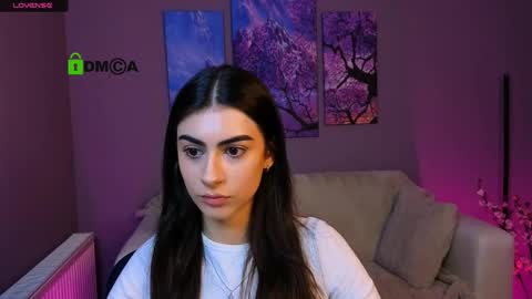 laratiz online show from November 14, 2025, 10:25 am