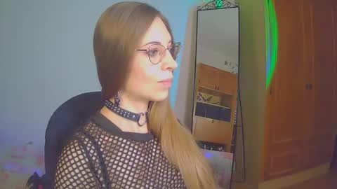 larawintersxxx online show from September 22, 2025, 9:17 pm