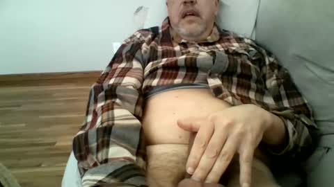 Snapshot of largerthanavg2plz chatting on March 16, 2026, 6:45 pm Large2PLZ online show from March 16, 2026, 6:45 pm