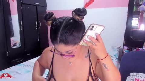 laris_park online show from November 6, 2025, 6:42 pm