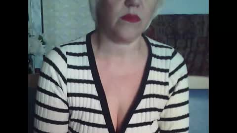 larisaq4ugo24 online show from September 25, 2025, 11:58 am