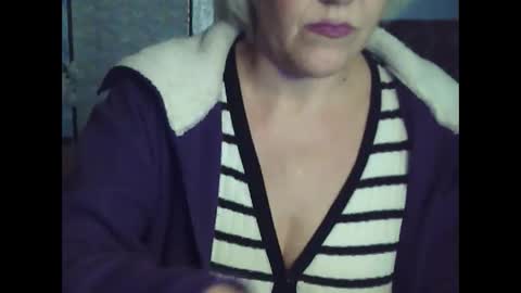 larisaq4ugo24 online show from October 5, 2025, 9:40 am