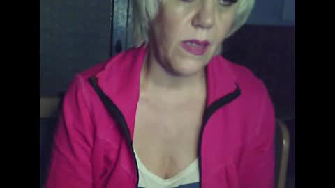 larisaq4ugo24 online show from October 10, 2025, 9:52 am