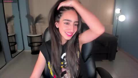 Larisa Smirnov online show from September 16, 2025, 4:24 am