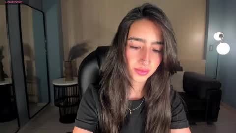 Larisa Smirnov online show from September 19, 2025, 4:25 am