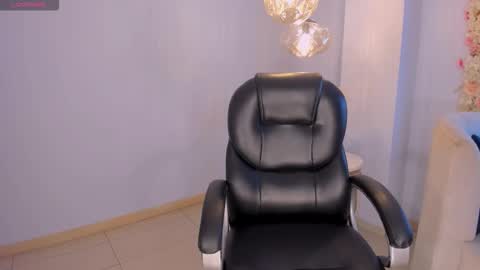 Larisa Smirnov online show from December 16, 2025, 4:17 am