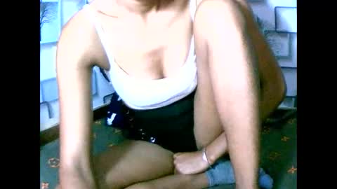 Snapshot of larra27 chatting on December 14, 2025, 9:30 pm Malala online show from December 14, 2025, 9:30 pm