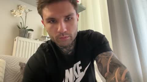 Snapshot of larsskeet chatting on November 22, 2025, 1:10 pm larsskeet online show from November 22, 2025, 1:10 pm