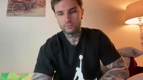 Snapshot of larsskeet chatting on December 1, 2025, 1:38 pm larsskeet online show from December 1, 2025, 1:38 pm