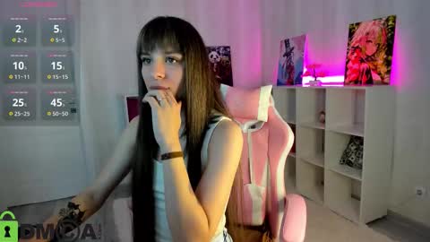 lasly_moon online show from September 12, 2025, 8:14 am