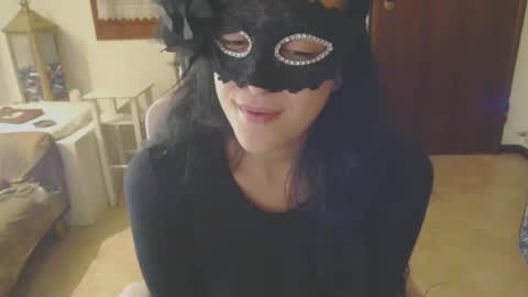 Auri online show from March 5, 2025, 9:37 pm