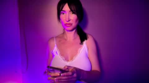 Snapshot of latebloomtati chatting on May 19, 2026, 9:21 pm Goddess Tati Bangs Fetish online show from May 19, 2026, 9:21 pm