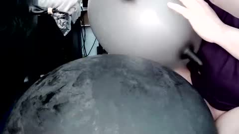 latexchris77 online show from April 2, 2026, 8:01 am