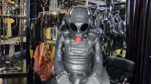 latexlover202 online show from March 29, 2026, 5:13 pm