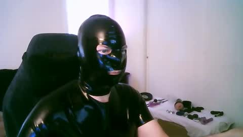 latexminheadroom online show from January 10, 2026, 7:15 pm