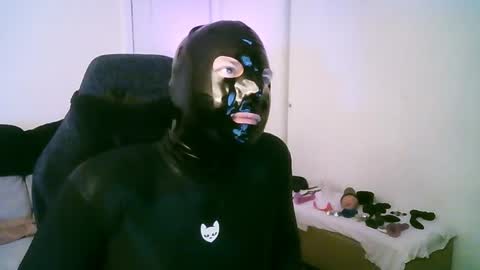 latexminheadroom online show from April 17, 2026, 12:24 am