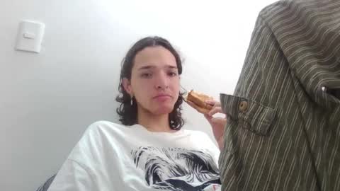 Snapshot of latin_boi6 chatting on January 2, 2025, 1:30 pm Angel online show from January 2, 2025, 1:30 pm