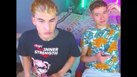 Snapshot of latin_boysxxx_ chatting on December 5, 2025, 6:04 pm latin_boysxxx_ online show from December 5, 2025, 6:04 pm