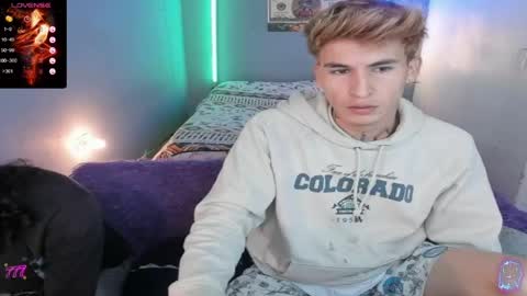 Snapshot of latin_boysxxx_ chatting on April 19, 2026, 2:33 am latin_boysxxx_ online show from April 19, 2026, 2:33 am
