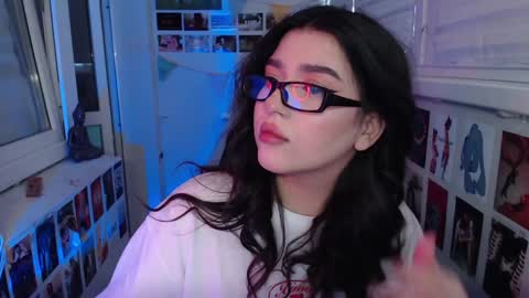 miiiiiiaaaa online show from February 1, 2025, 8:50 am