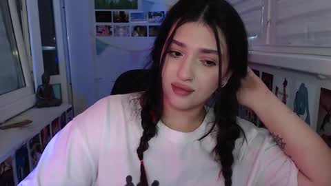 miiiiiiaaaa online show from February 13, 2025, 7:13 am