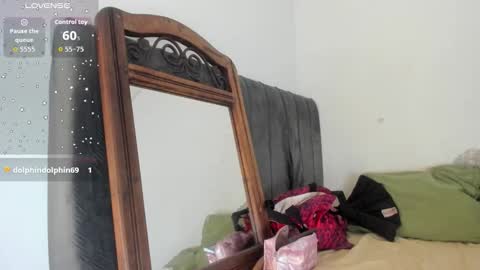 angelina  online show from September 29, 2025, 2:33 pm