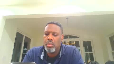 Latinabeautycollection online show from November 19, 2025, 1:05 am