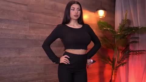 Latina online show from October 30, 2025, 5:57 pm