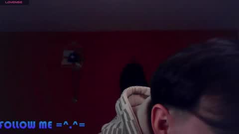 Aaron  I N D E P E N D E N T - M O D E L online show from March 9, 2025, 12:31 am