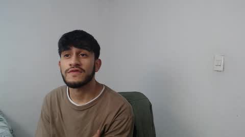 Snapshot of latinbunny7779 chatting on December 11, 2024, 10:38 pm camilo online show from December 11, 2024, 10:38 pm