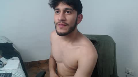 Snapshot of latinbunny7779 chatting on December 12, 2024, 4:48 am camilo online show from December 12, 2024, 4:48 am