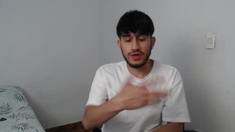 Snapshot of latinbunny7779 chatting on December 16, 2024, 12:59 am camilo online show from December 16, 2024, 12:59 am