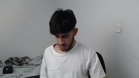 Snapshot of latinbunny7779 chatting on December 29, 2024, 4:59 am camilo online show from December 29, 2024, 4:59 am