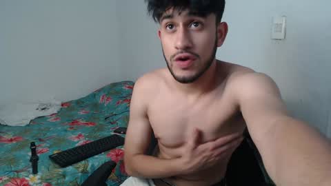 Snapshot of latinbunny7779 chatting on January 15, 2025, 11:51 pm camilo online show from January 15, 2025, 11:51 pm