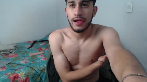 Snapshot of latinbunny7779 chatting on January 16, 2025, 5:53 am camilo online show from January 16, 2025, 5:53 am