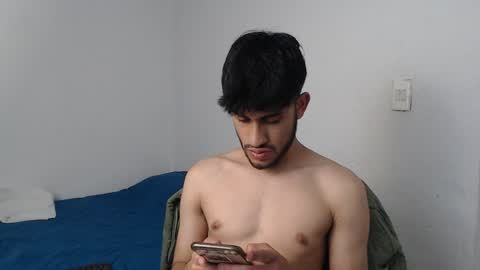 Snapshot of latinbunny7779 chatting on January 21, 2025, 1:39 am camilo online show from January 21, 2025, 1:39 am