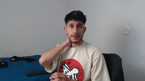 Snapshot of latinbunny7779 chatting on January 31, 2025, 1:54 am camilo online show from January 31, 2025, 1:54 am