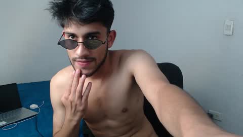 Snapshot of latinbunny7779 chatting on February 3, 2025, 8:24 am camilo online show from February 3, 2025, 8:24 am