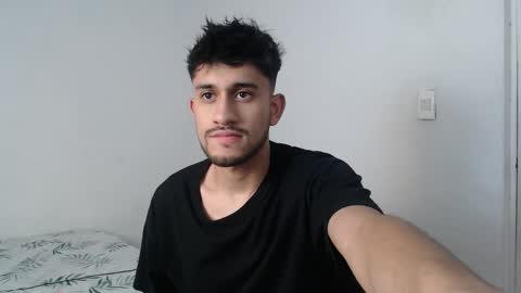 Snapshot of latinbunny7779 chatting on March 5, 2025, 5:40 am camilo online show from March 5, 2025, 5:40 am