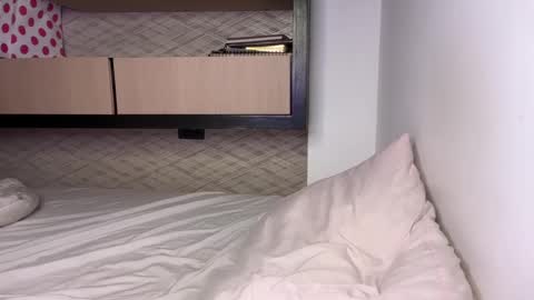 Hi -  online show from December 22, 2024, 4:06 am