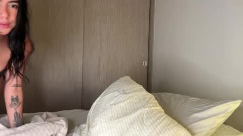 Hi -  online show from September 21, 2025, 11:17 pm