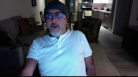 QS - INDEPENDENT MODEL online show from December 23, 2024, 5:39 am