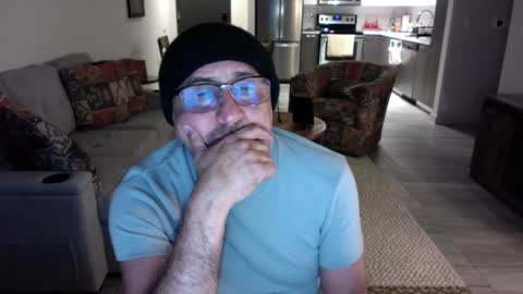 QS - INDEPENDENT MODEL online show from January 18, 2025, 8:52 am