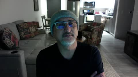 QS - INDEPENDENT MODEL online show from February 4, 2025, 2:07 am