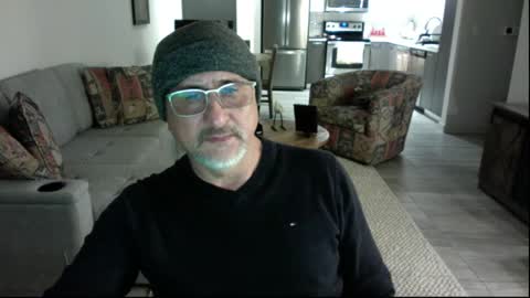 QS - INDEPENDENT MODEL online show from March 6, 2025, 2:41 am