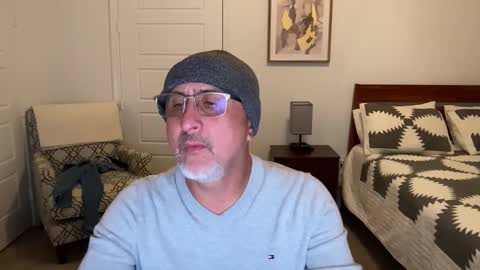 QS - INDEPENDENT MODEL online show from October 16, 2025, 2:34 am