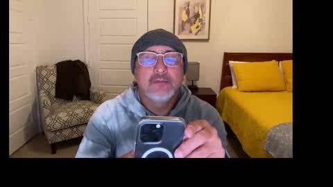 QS - INDEPENDENT MODEL online show from December 4, 2025, 6:01 am