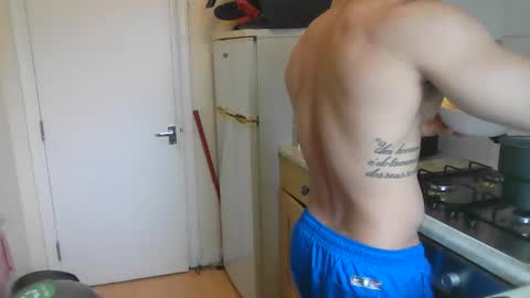 latino_rodri online show from March 29, 2026, 11:21 am