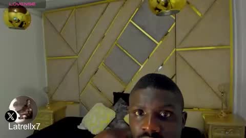 LEANDRO online show from November 15, 2025, 1:47 am